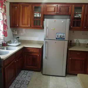 Beautiful 3-bedroom Townhouse In Mandeville. Apartment Mandeville